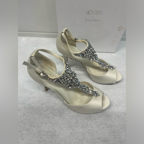 David’s Bridal Wedding Heels - Picture 3 of 7